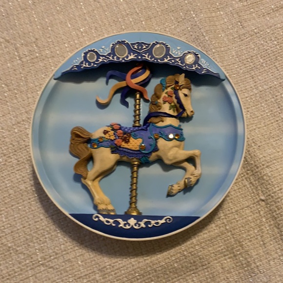 Musical carousel treasure plate. - Picture 3 of 4
